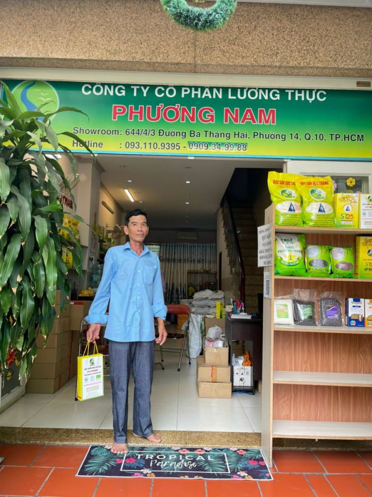 Chú Tám - Vĩnh Long, đi công việc ở TPHCM, mua làm quà về quê