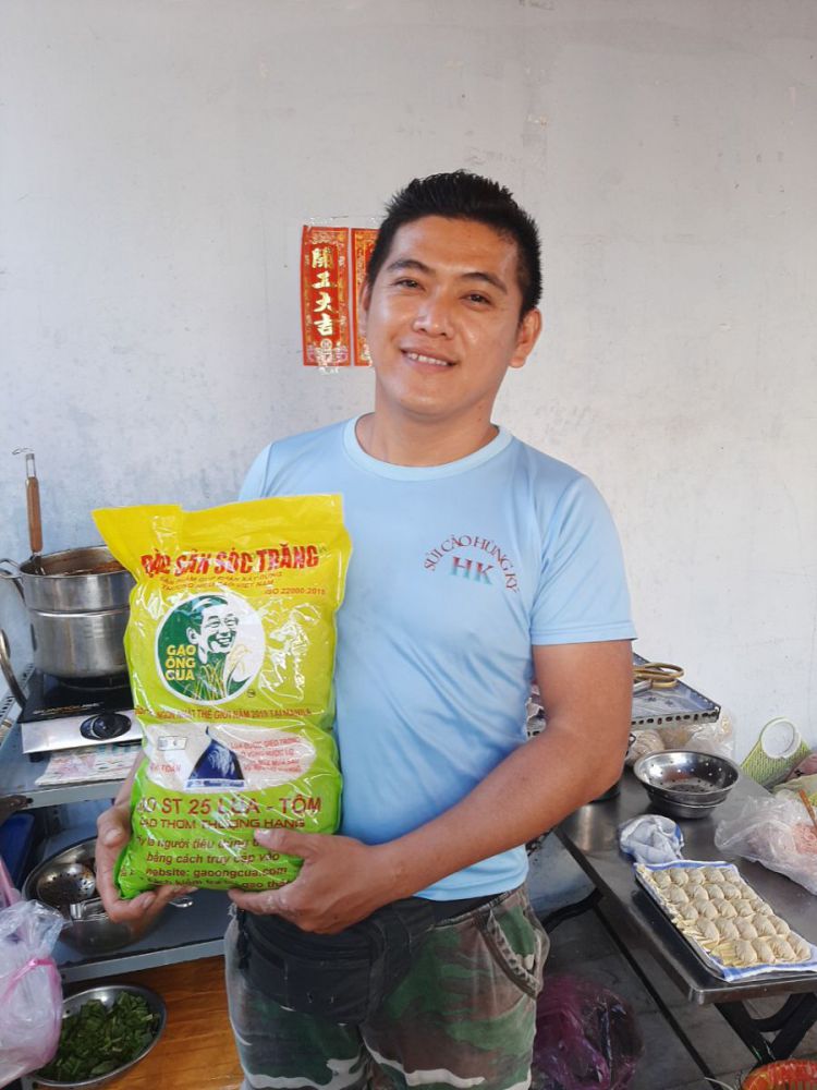 Anh Hùng - Quận 11 thích chọn gạo ngon ST25 cho gia đình