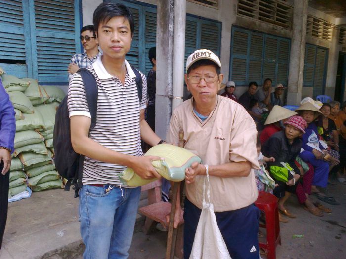 Nhân viên gạo Phương Nam cùng những chuyến đi từ thiện 