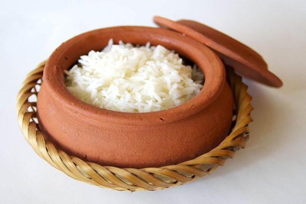 Gạo ST20 là loại gạo đặc sản của tỉnh Sóc Trăng, thường được sử dụng nấu cơm nêu cho các nhà hàng, resoft, khách hàng,...