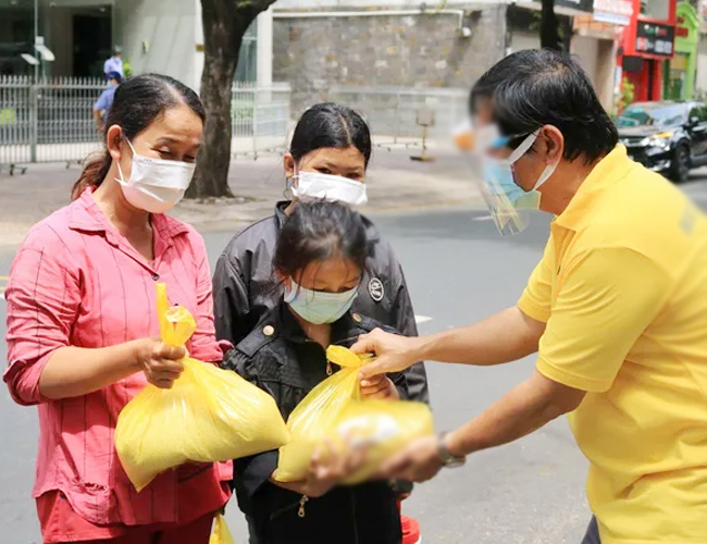 Hình ảnh về phát Gạo làm từ thiện