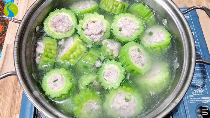 Bước 4: Hầm Canh Khổ Qua