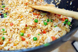 Cơm gạo lứt mầm tẩm tỏi đen: mềm, thơm rất dễ ăn