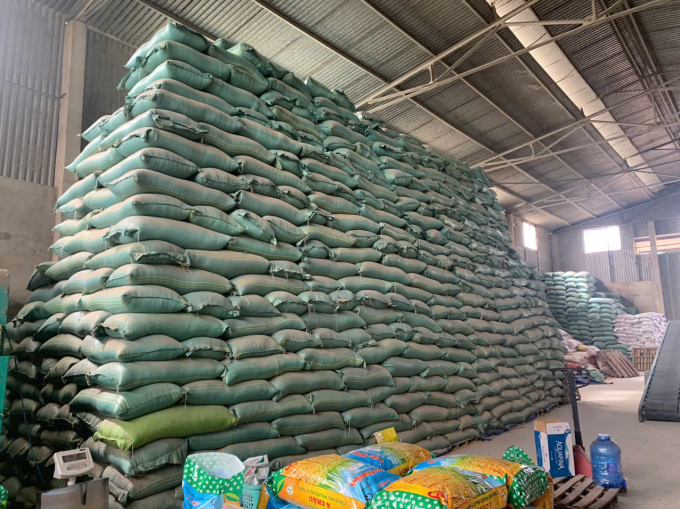 khoi-to-giam-doc-doanh-nghiep-lam-gia-hon-200-tan-lua-giong-st25-st24