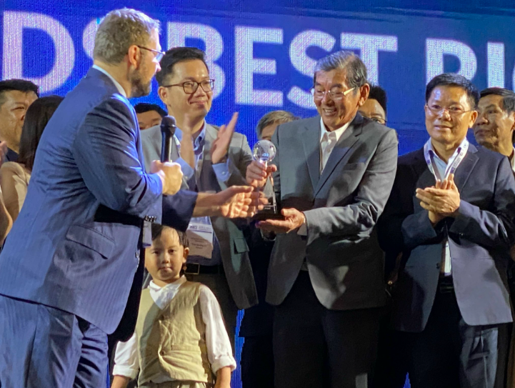 Kỹ sư Hồ Quang Cua đạt giải cống hiến trong cuộc thi gạo ngon nhất thế giới
